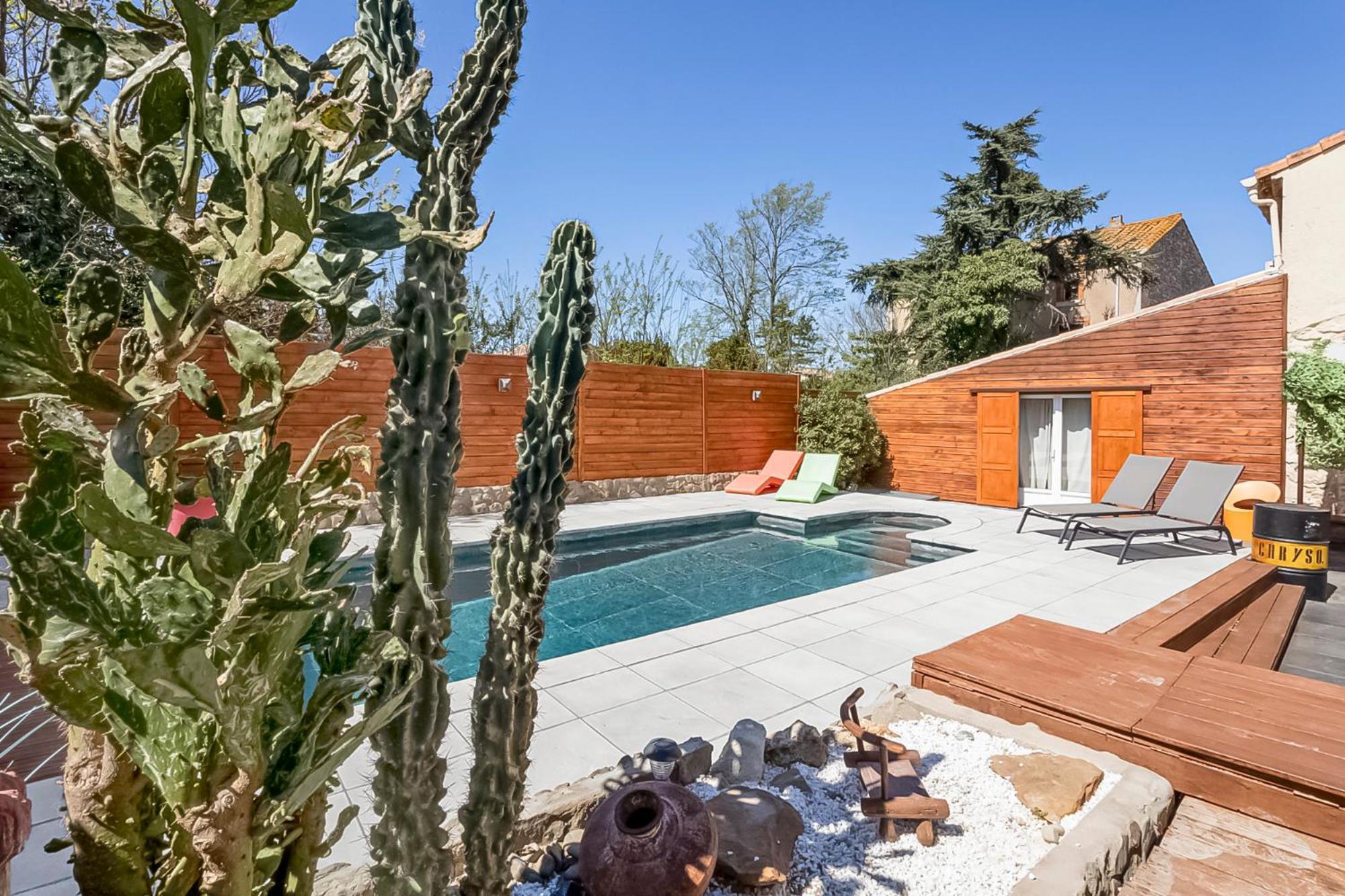Moderne Avec Piscine A *