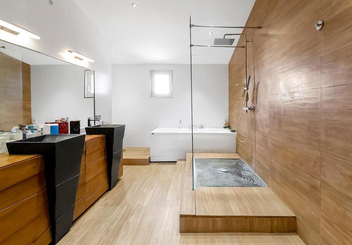 Moderne Avec Piscine A *